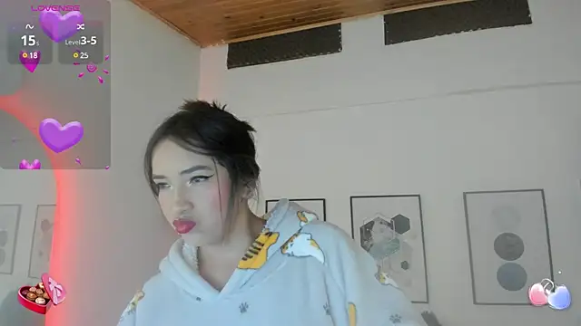 Snapshot of cristal__hot_1 chatting on February 2, 2025, 10:13 am cristal  hot 1 online show from February 2, 2025, 10:13 am