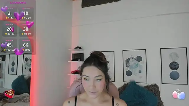 Snapshot of cristal__hot_1 chatting on February 10, 2025, 4:08 am cristal  hot 1 online show from February 10, 2025, 4:08 am