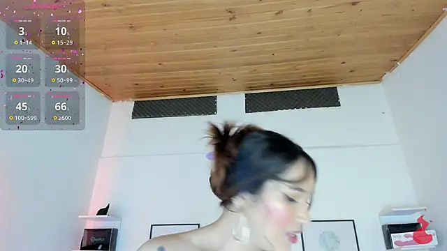 Snapshot of cristal__hot_1 chatting on March 8, 2025, 10:11 am cristal  hot 1 online show from March 8, 2025, 10:11 am