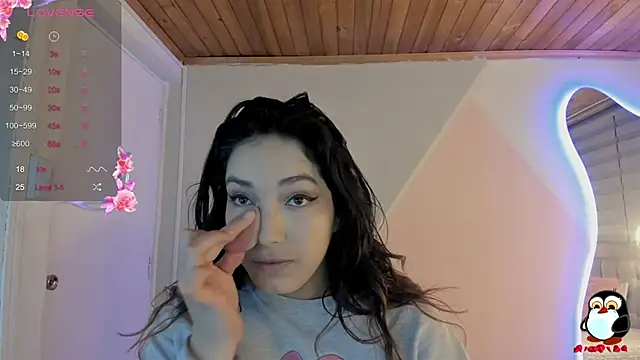 Snapshot of cristal__hot_1 chatting on October 12, 2025, 5:39 am cristal  hot 1 online show from October 12, 2025, 5:39 am