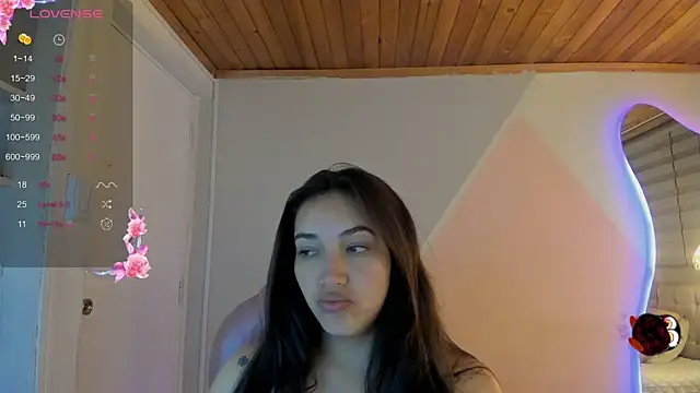 cristal  hot 1 online show from July 4, 2026, 5:02 am