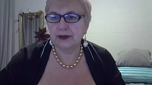 SweetCherry27 online show from February 14, 2026, 4:09 am