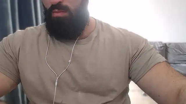 hugemachohandsome online show from November 12, 2025, 12:38 pm