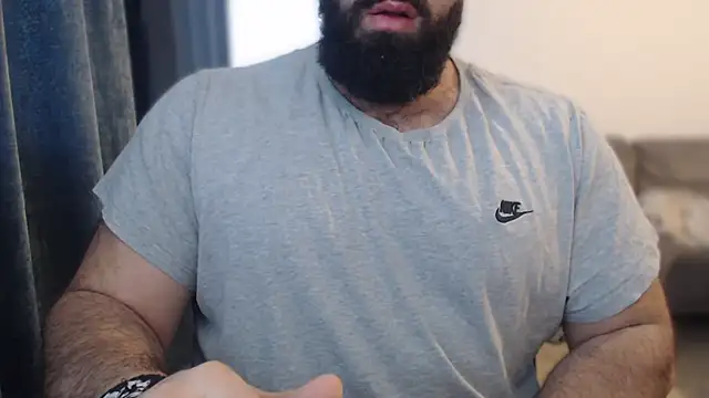 hugemachohandsome online show from November 27, 2025, 8:38 am