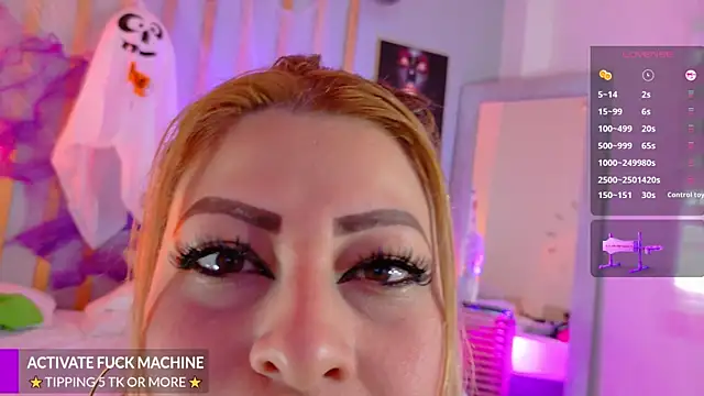 Snapshot of Miss_Pawi chatting on October 27, 2025, 5:28 pm Miss Pawi online show from October 27, 2025, 5:28 pm