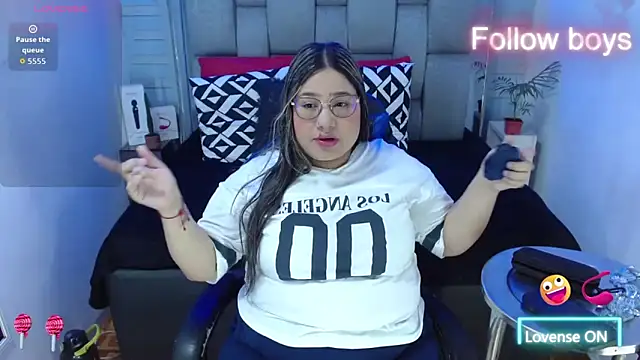 Snapshot of evelin_zaens chatting on November 13, 2025, 4:44 am evelin zaens online show from November 13, 2025, 4:44 am