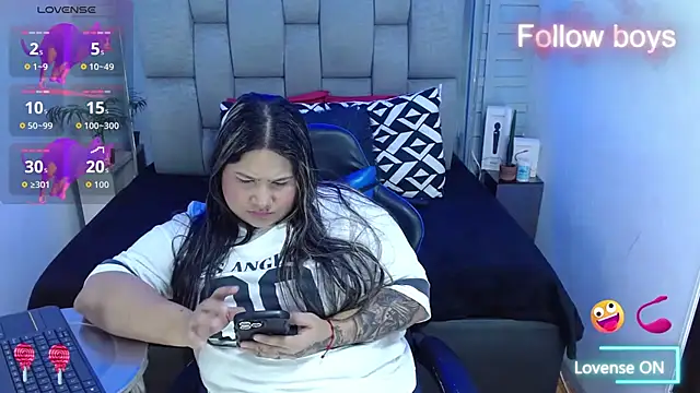 Snapshot of evelin_zaens chatting on December 15, 2025, 5:23 am evelin zaens online show from December 15, 2025, 5:23 am