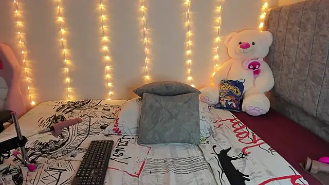 Snapshot of SaraCrow chatting on January 10, 2026, 4:14 am SaraCrow online show from January 10, 2026, 4:14 am