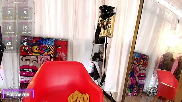 Snapshot of LatexDevil_Blondie chatting on December 15, 2025, 6:34 pm LatexDevil Blondie online show from December 15, 2025, 6:34 pm