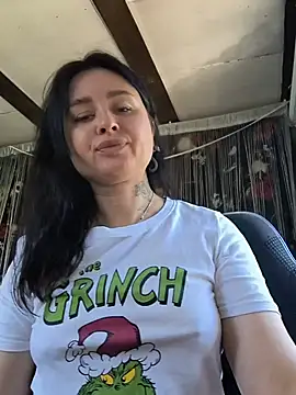 Snapshot of KikiXRed chatting on June 14, 2026, 10:17 am KikiXRed online show from June 14, 2026, 10:17 am