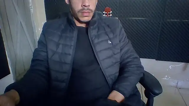Snapshot of MachoScorpionCaralho chatting on July 10, 2026, 1:47 pm MachoScorpionCaralho online show from July 10, 2026, 1:47 pm