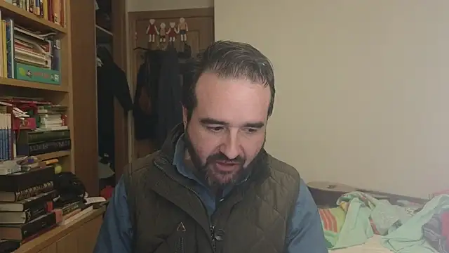 curiosillo83 online show from December 18, 2025, 3:29 pm