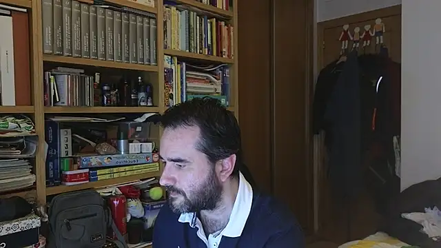 Snapshot of curiosillo83 chatting on March 19, 2026, 6:01 pm curiosillo83 online show from March 19, 2026, 6:01 pm