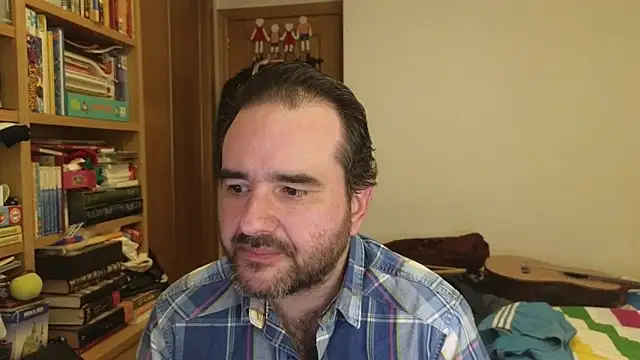 Snapshot of curiosillo83 chatting on April 1, 2026, 3:20 pm curiosillo83 online show from April 1, 2026, 3:20 pm