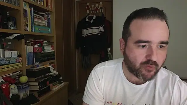 Snapshot of curiosillo83 chatting on April 3, 2026, 8:40 pm curiosillo83 online show from April 3, 2026, 8:40 pm