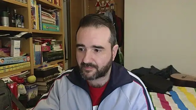 Snapshot of curiosillo83 chatting on April 8, 2026, 9:20 am curiosillo83 online show from April 8, 2026, 9:20 am
