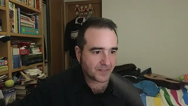 Snapshot of curiosillo83 chatting on April 9, 2026, 11:54 pm curiosillo83 online show from April 9, 2026, 11:54 pm