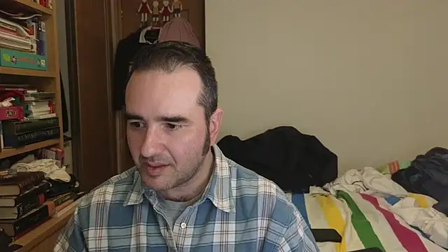 Snapshot of curiosillo83 chatting on April 15, 2026, 2:02 pm curiosillo83 online show from April 15, 2026, 2:02 pm