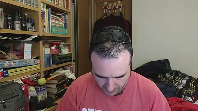 Snapshot of curiosillo83 chatting on April 18, 2026, 5:06 pm curiosillo83 online show from April 18, 2026, 5:06 pm