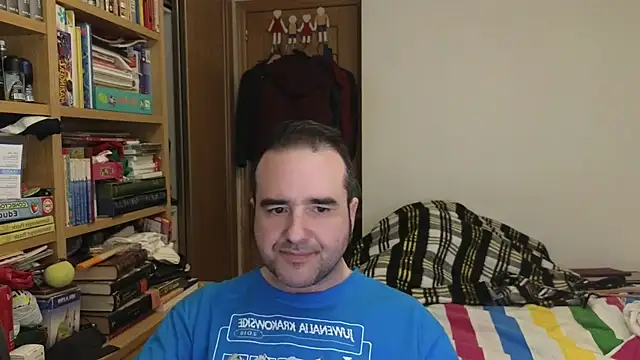 Snapshot of curiosillo83 chatting on April 19, 2026, 9:52 am curiosillo83 online show from April 19, 2026, 9:52 am