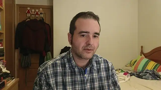 Snapshot of curiosillo83 chatting on April 22, 2026, 7:48 pm curiosillo83 online show from April 22, 2026, 7:48 pm