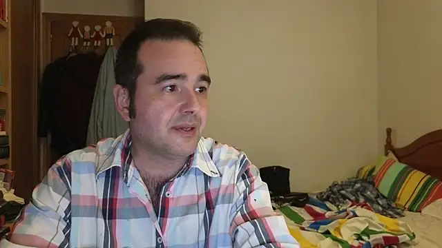 Snapshot of curiosillo83 chatting on April 23, 2026, 3:03 pm curiosillo83 online show from April 23, 2026, 3:03 pm