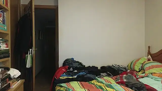 Snapshot of curiosillo83 chatting on May 3, 2026, 9:48 am curiosillo83 online show from May 3, 2026, 9:48 am