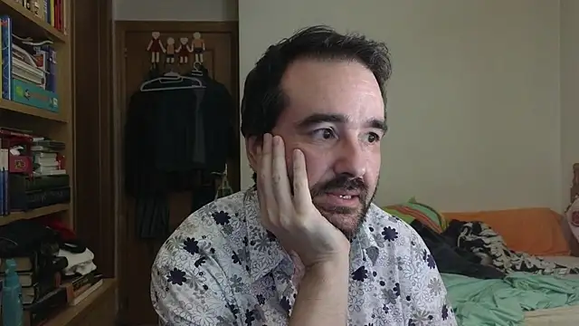 curiosillo83 online show from July 6, 2026, 6:10 pm