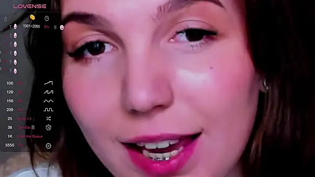 Snapshot of KindHazelHere_ chatting on March 18, 2025, 11:20 pm KindHazelHere online show from March 18, 2025, 11:20 pm