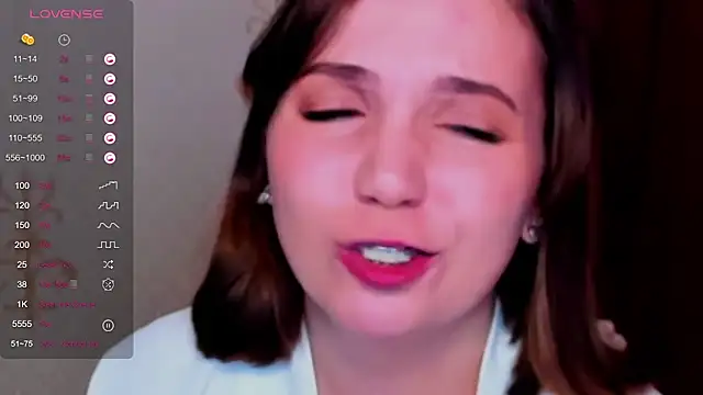 Snapshot of KindHazelHere_ chatting on March 21, 2025, 11:12 pm KindHazelHere online show from March 21, 2025, 11:12 pm