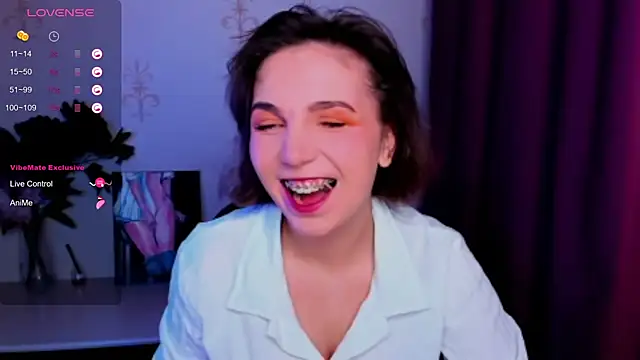 Snapshot of KindHazelHere_ chatting on October 22, 2025, 10:15 am KindHazelHere online show from October 22, 2025, 10:15 am