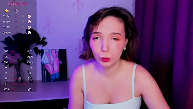 Snapshot of KindHazelHere_ chatting on October 25, 2025, 8:22 am KindHazelHere online show from October 25, 2025, 8:22 am