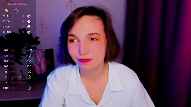 Snapshot of KindHazelHere_ chatting on October 27, 2025, 8:18 am KindHazelHere online show from October 27, 2025, 8:18 am