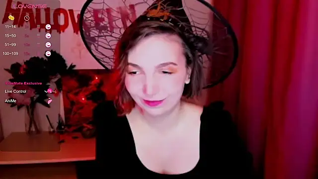 Snapshot of KindHazelHere_ chatting on October 30, 2025, 8:38 am KindHazelHere online show from October 30, 2025, 8:38 am