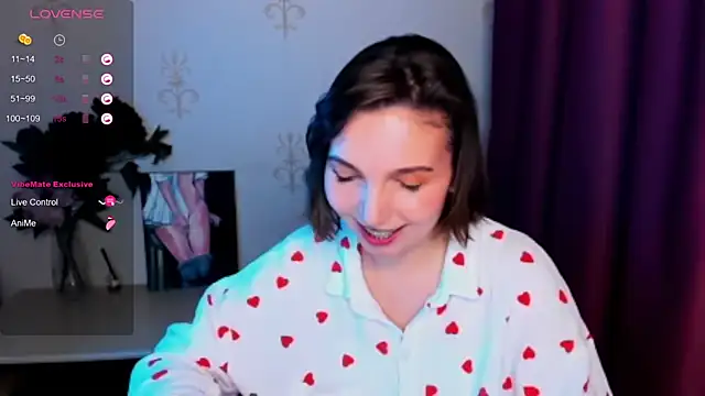 Snapshot of KindHazelHere_ chatting on October 30, 2025, 8:53 pm KindHazelHere online show from October 30, 2025, 8:53 pm