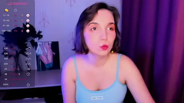 Snapshot of KindHazelHere_ chatting on October 31, 2025, 1:01 pm KindHazelHere online show from October 31, 2025, 1:01 pm