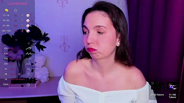 Snapshot of KindHazelHere_ chatting on February 20, 2026, 6:37 am KindHazelHere online show from February 20, 2026, 6:37 am