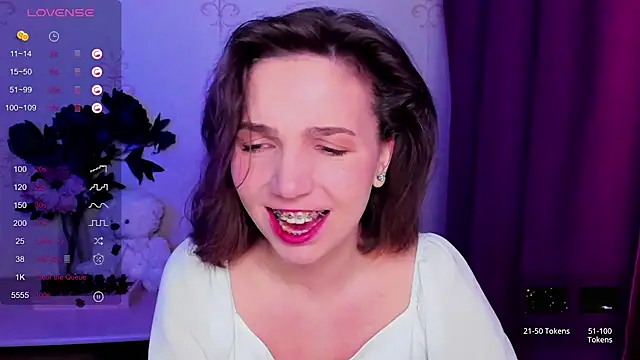 Snapshot of KindHazelHere_ chatting on February 20, 2026, 10:32 pm KindHazelHere online show from February 20, 2026, 10:32 pm