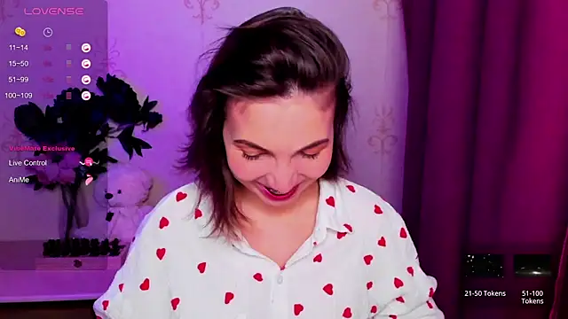 Snapshot of KindHazelHere_ chatting on February 24, 2026, 11:25 pm KindHazelHere online show from February 24, 2026, 11:25 pm