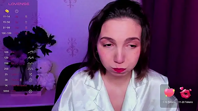 Snapshot of KindHazelHere_ chatting on February 25, 2026, 11:47 pm KindHazelHere online show from February 25, 2026, 11:47 pm