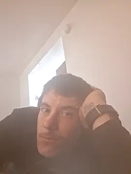 tuRb0420 online show from November 5, 2025, 3:06 am