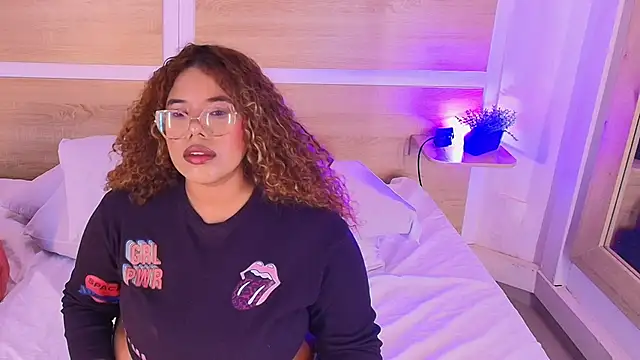  nickypurple  online show from February 25, 2026, 7:12 pm