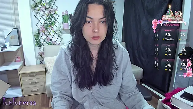 Lunlunera online show from December 18, 2024, 3:26 am