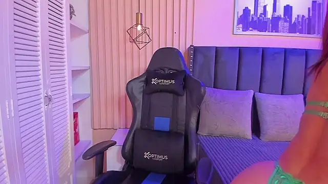 ashlye miller  online show from January 8, 2025, 3:40 am