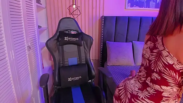 ashlye miller  online show from February 13, 2025, 4:22 am