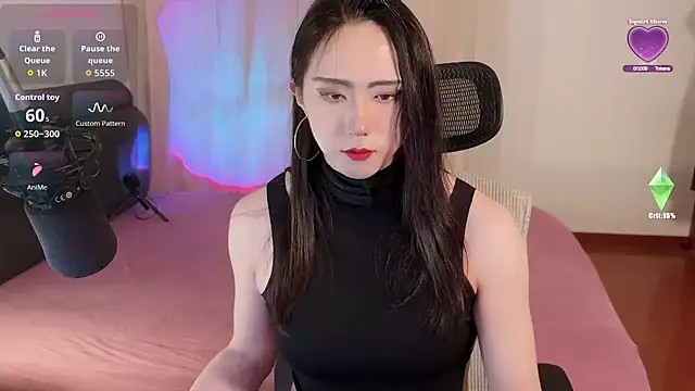 liliwang03 online show from October 27, 2025, 1:04 pm