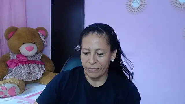 Snapshot of mature_martina chatting on February 10, 2025, 7:28 pm mature martina online show from February 10, 2025, 7:28 pm