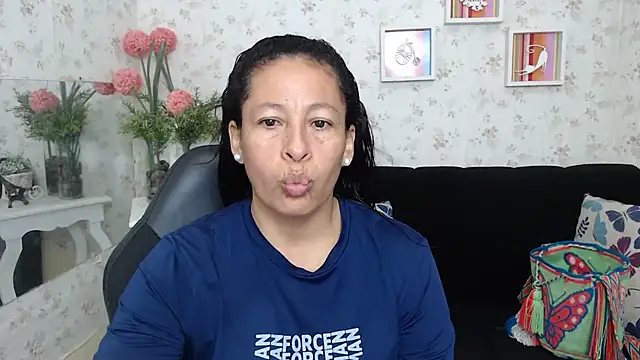 Snapshot of mature_martina chatting on March 17, 2025, 12:04 pm mature martina online show from March 17, 2025, 12:04 pm