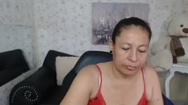 mature martina online show from May 26, 2026, 8:16 pm