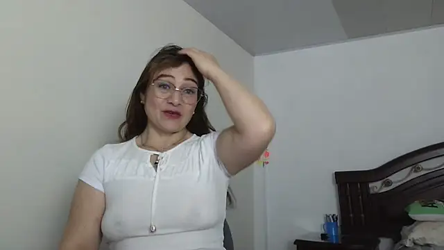 ruby-milf1 online show from January 18, 2025, 2:23 pm
